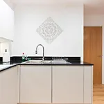 Exclusive Apt In Jq Sleeps 6