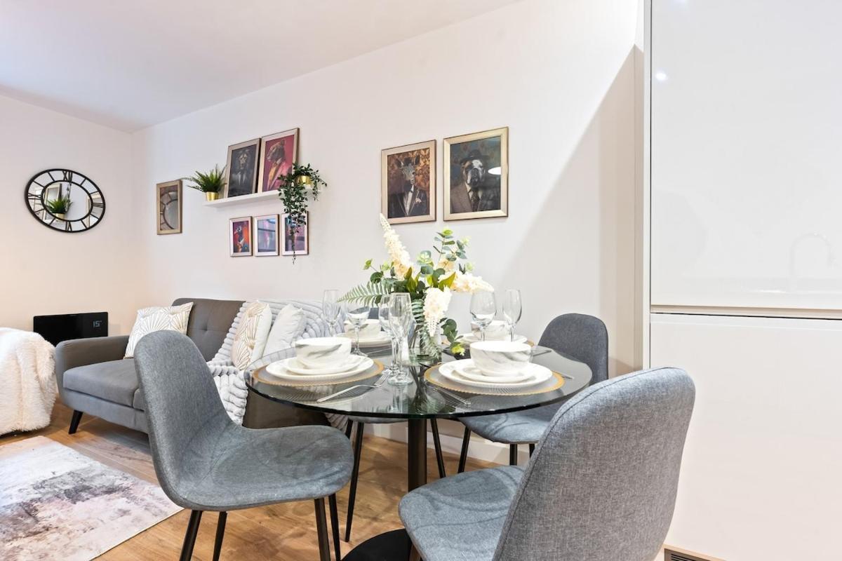 Exclusive In Jq Sleeps 6